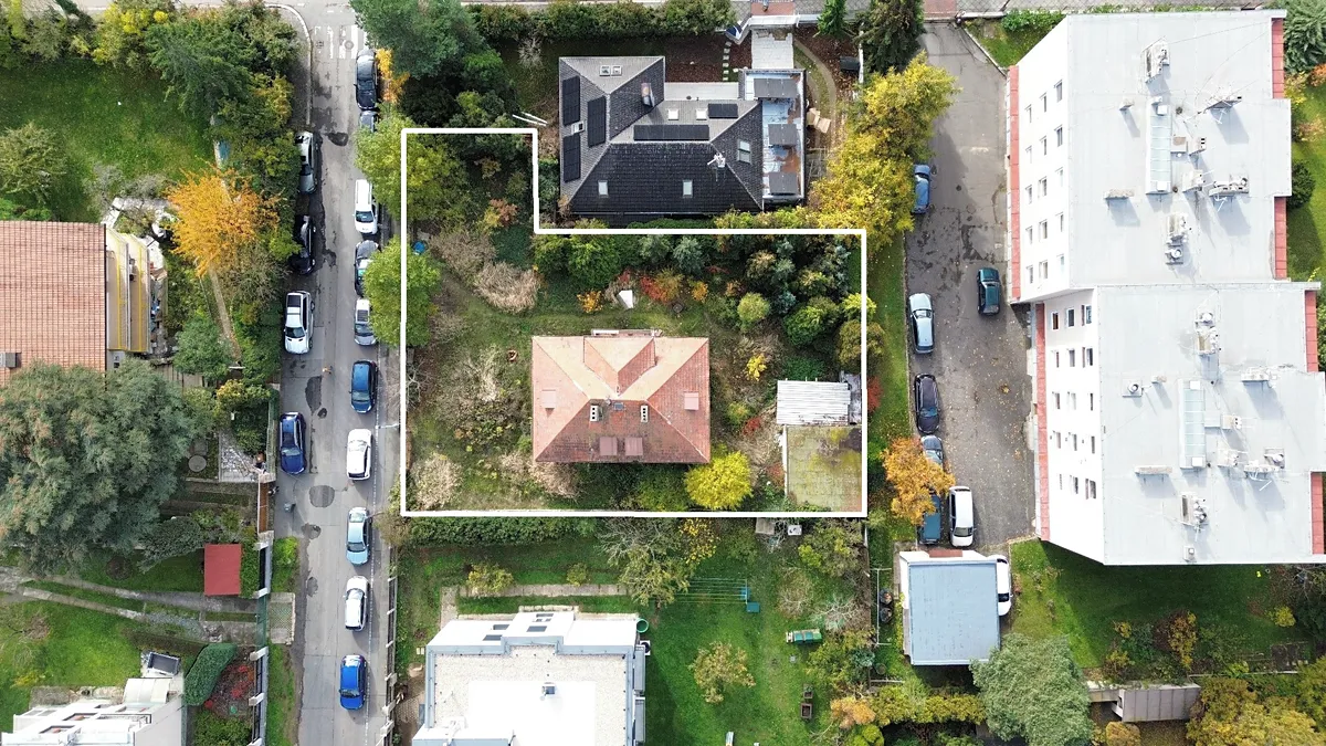 Prodej stavebního pozemku 957 m²